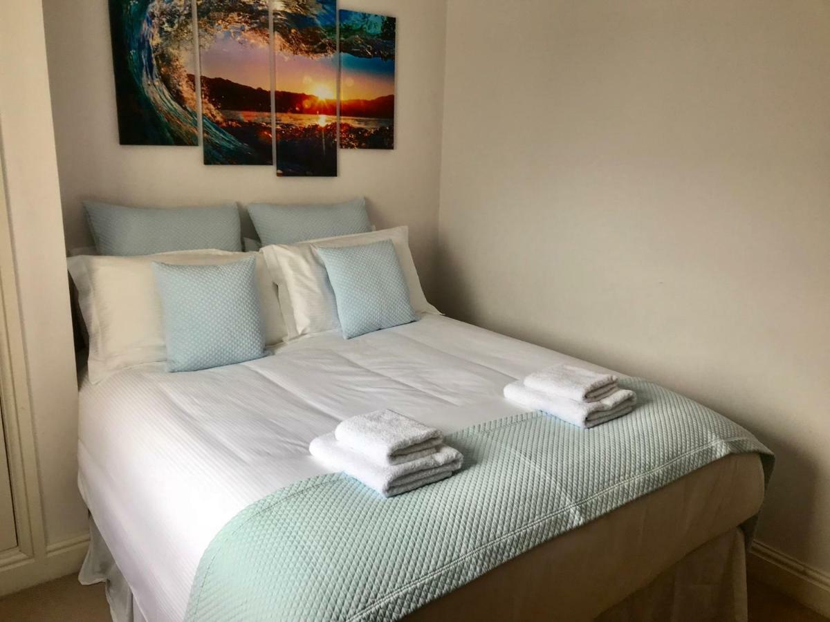 Golden Bay Apartment *